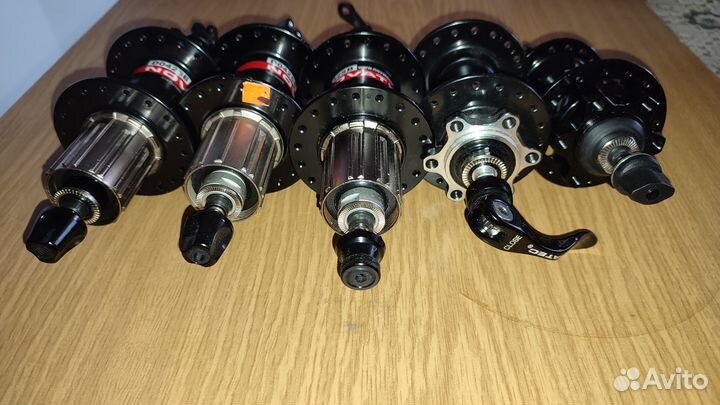 Втулки Novatec.,sram 506 грипсы,ручки на руль