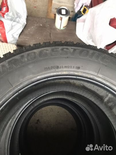 Bridgestone Blizzak Spike-01 225/60 R17 103T