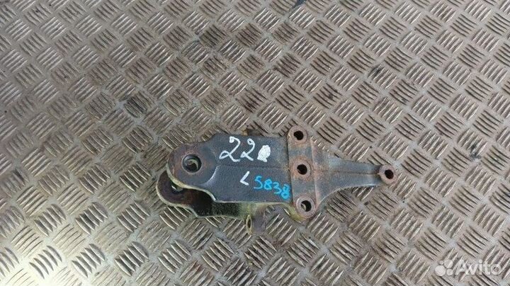 Кронштейн передней рессоры левый Man Tgl