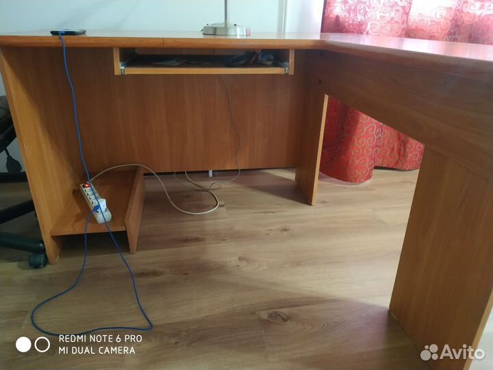 Компьютерный стол