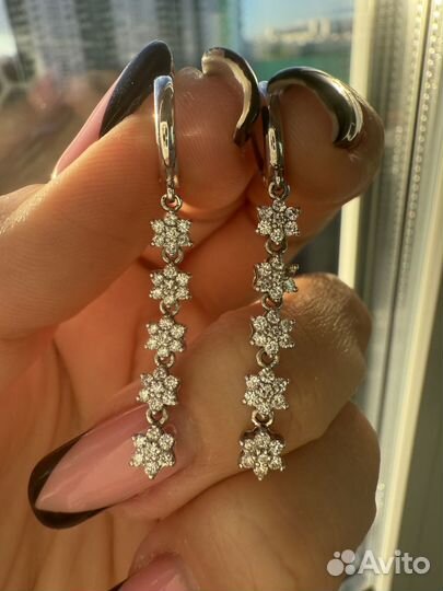 Золотые серьги с бриллиантами эпл 585пр