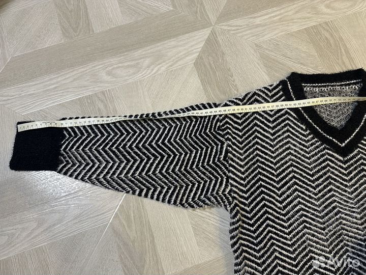 Джемпер женский новый 48 50