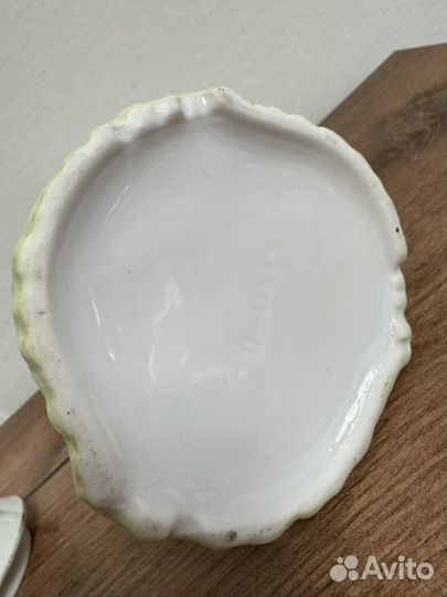 Кувшин фарфоровый