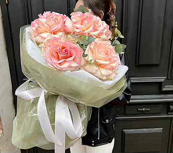 Букет из свежих цветов: розы французские