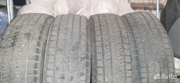 Bridgestone Blizzak Ice 205/60 R16