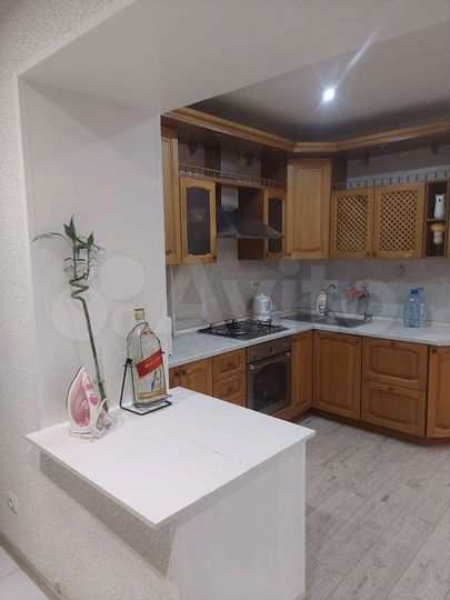2-к. квартира, 74 м², 1/10 эт.
