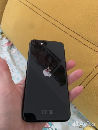 Телефон iPhone se 2020