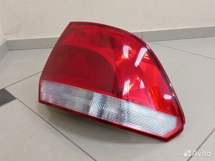Фонарь задний правый Volkswagen Polo 2010-2014