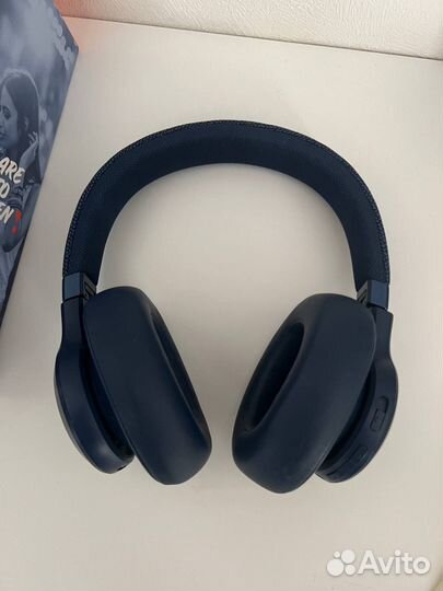 Беспроводные наушники jbl live 660NC blue