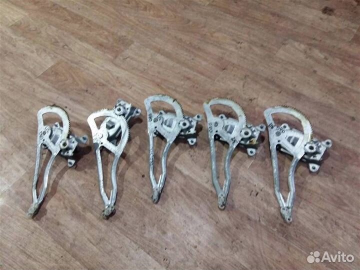 Стеклоподъемник механический задний правый Opel A