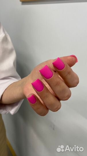 Модель на маникюр