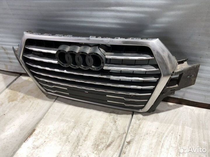 Решетка Audi Q7 4M