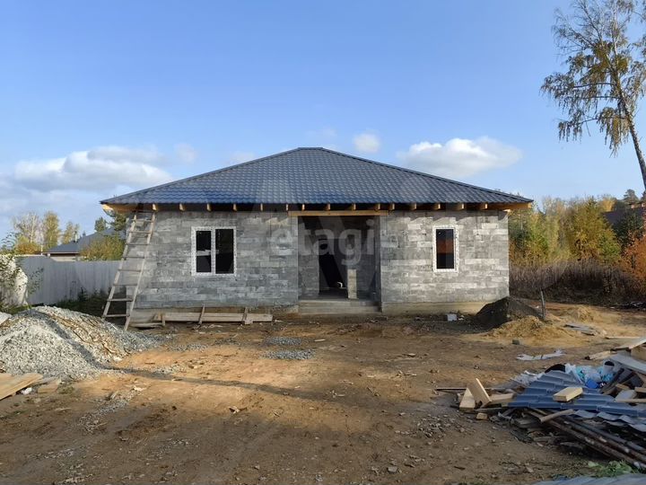 Коттедж 140 м² на участке 10 сот.