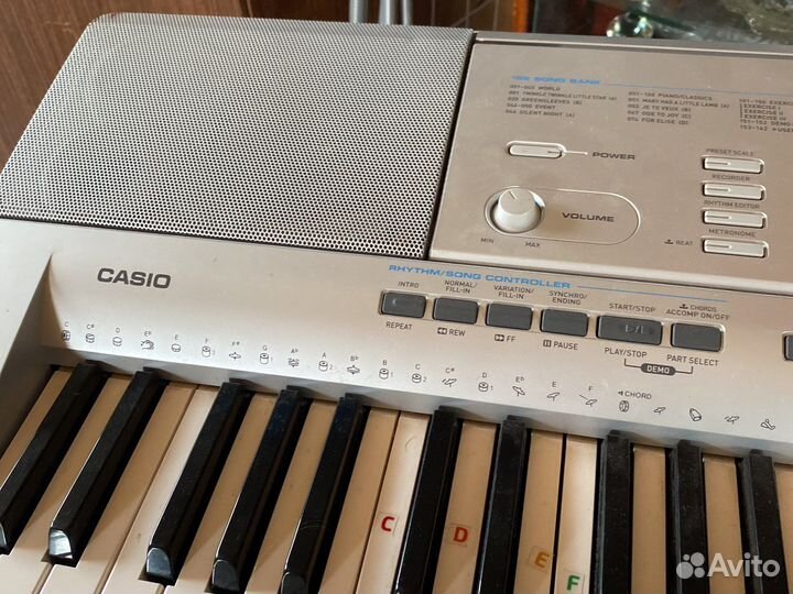 Продам синтезатор casio