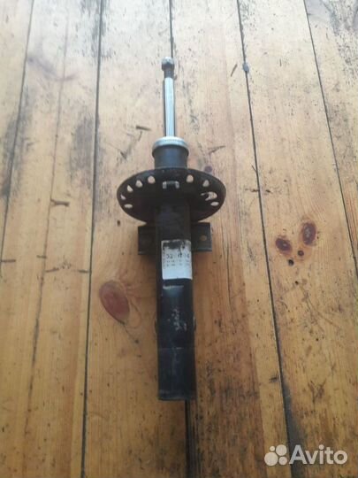 Амортизатор передний Skoda Fabia 2002