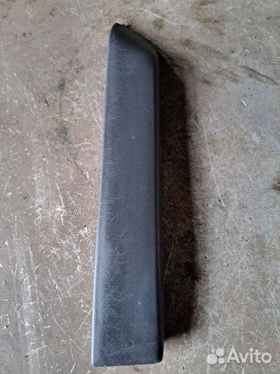 Накладка обшивки задний правый Mercedes W140