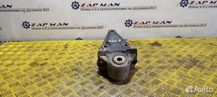 Кронштейн крепления передней рессоры правый Man