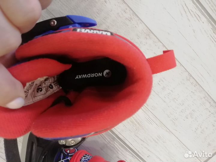 Коньки хоккейные