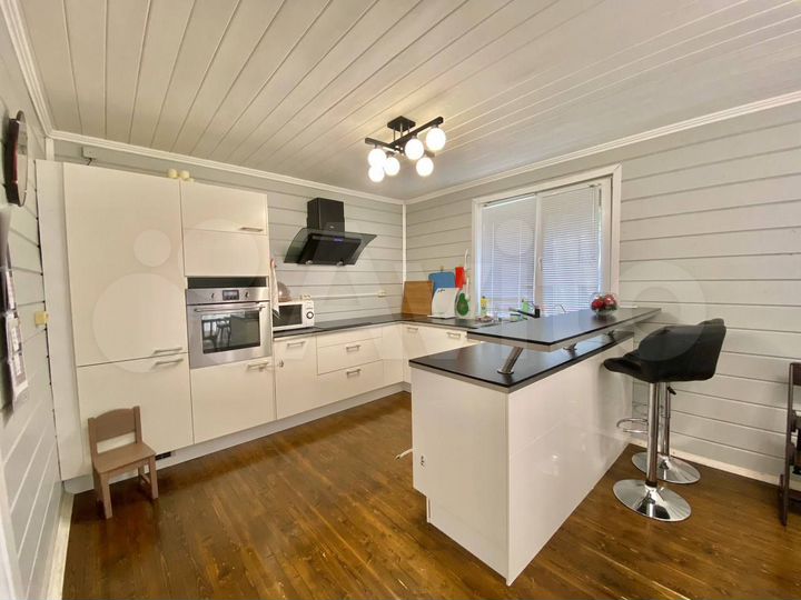 Коттедж 144 м² на участке 7 сот.