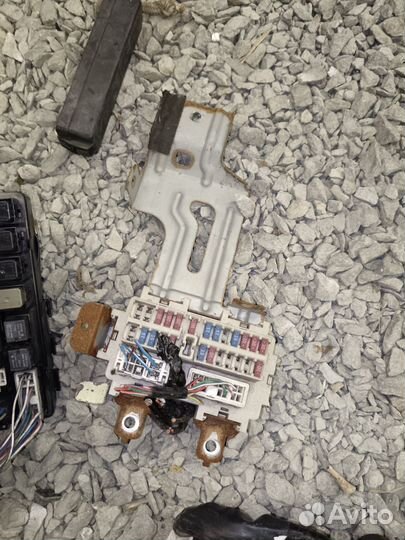 Блок предохранителей Nissan Skyline V35