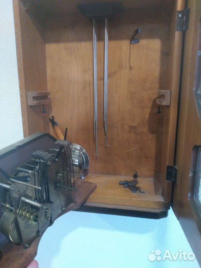 Настенные часы с четвертным боем 