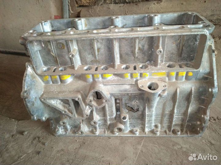 Блок двигателя 402