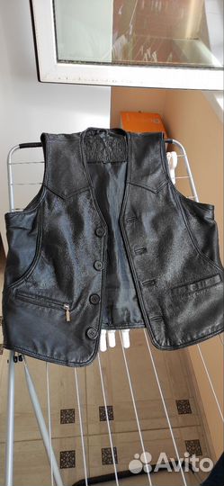 Жилет кожанный