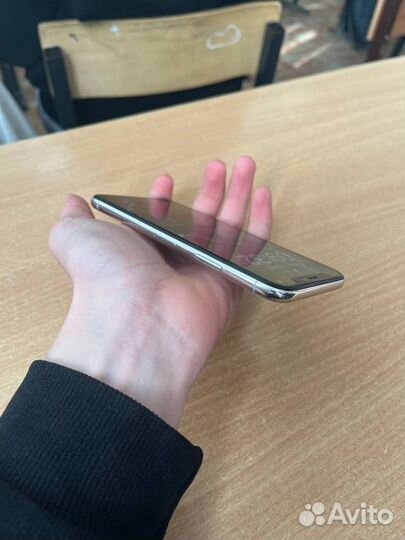 iPhone X, 64 ГБ