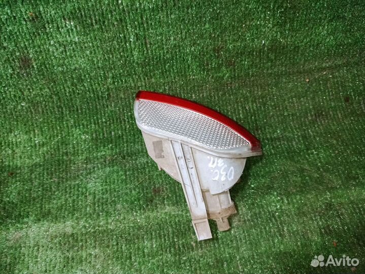 Фонарь задний в бампер правый Ford Focus