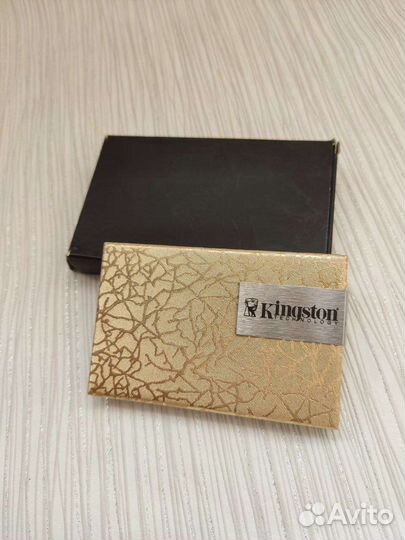 Визитница металлическая карманная цвета золота