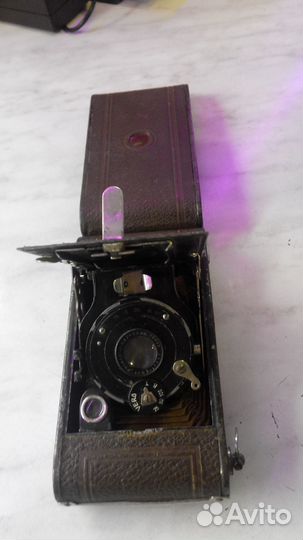 Антикварный итальянский фотоаппарат