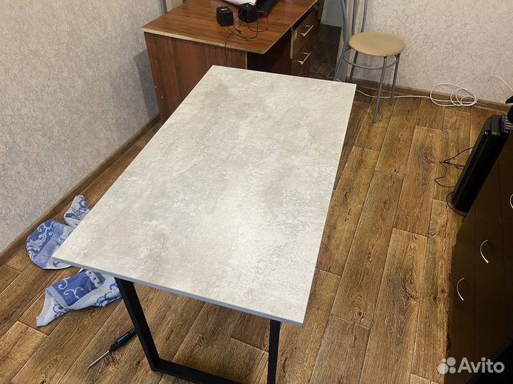 Компьютерный стол / Письменный стол