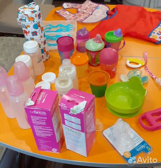 Все для кормления (бутылочки,поильники и.т.д)