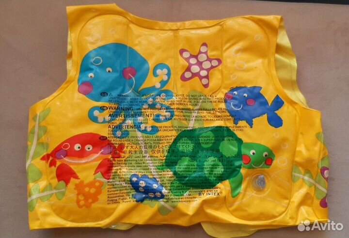 Жилет и круг для плавания