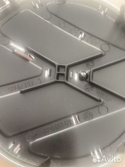 Эмблема решетки радиатора volkswagen polo