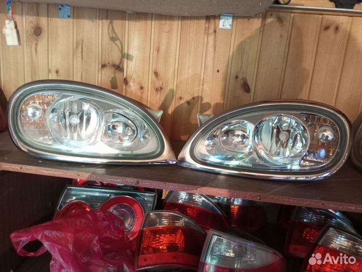 Фары на газ-31105. стекло