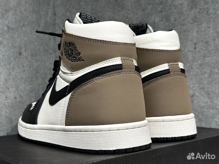 Кроссовки Nike Air Jordan 1