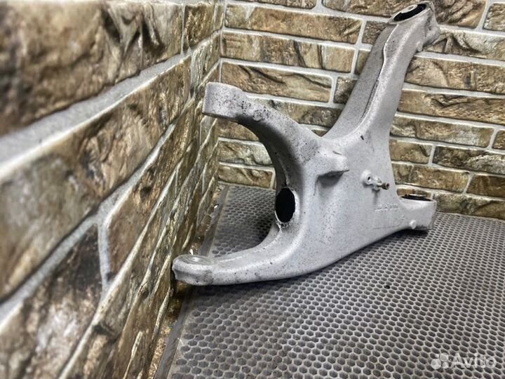 Рычаг подвески нижний задний левый Porsche Macan