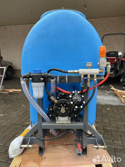 Опрыскиватель садовый навесной