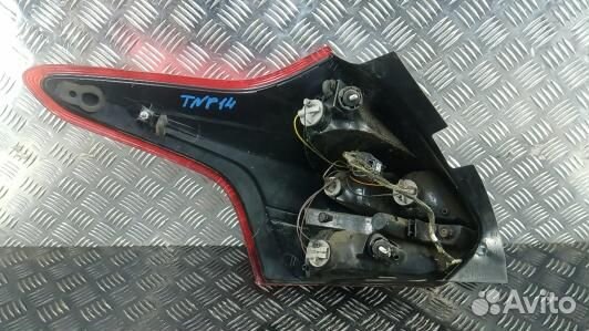 Фонарь задний правый ford focus 3 (TNP14MY01)