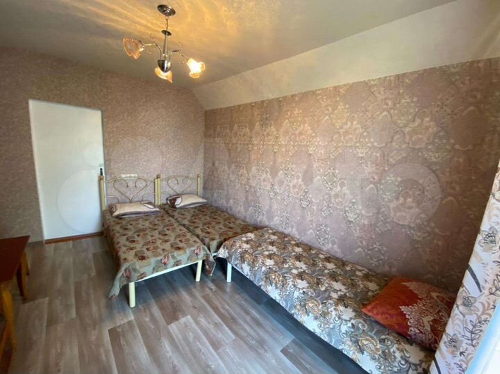 Комната 17 м² в 3-к., 2/2 эт.