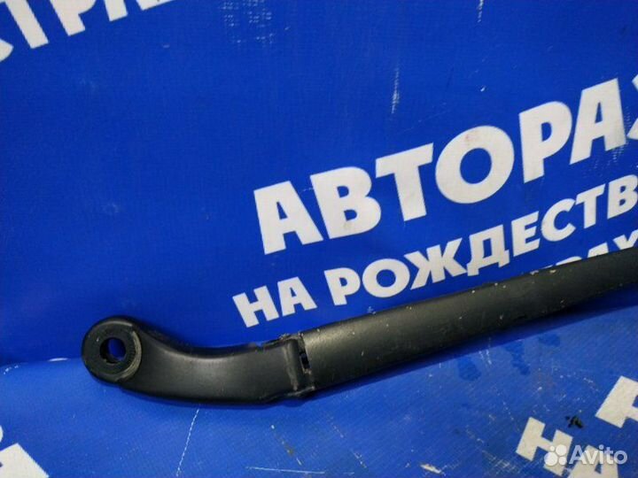 Правый поводок дворника Ваз Лада Веста Кросс седан