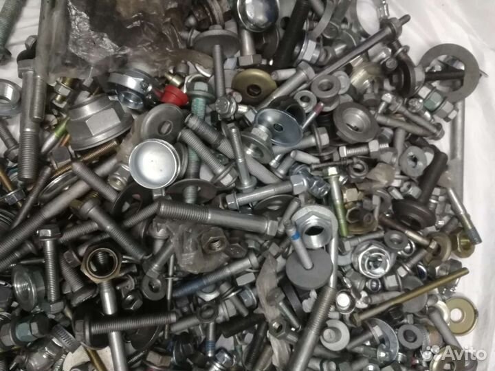 Автомобильные болты и гайки