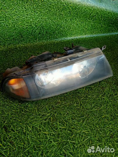 Фара передняя правая Митсубиси Диамант 3.0л 1995г