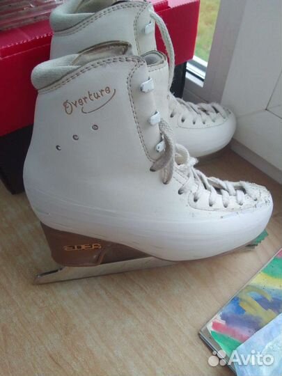 Фигурные коньки edea