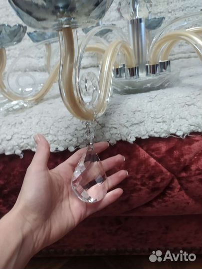 Люстра новая