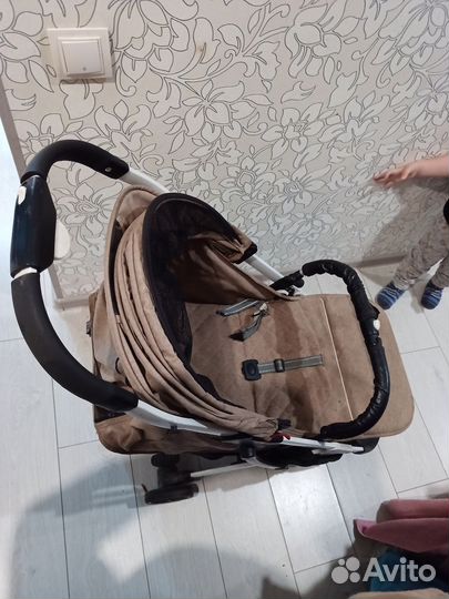 Прогулочная коляска yoya