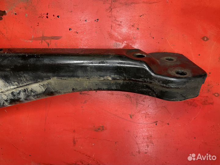 Балка раздаточной коробки Audi q7 4.2 FSI BAR