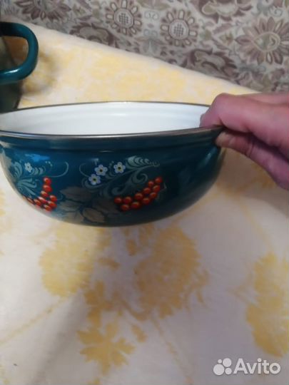 Кастрюли и салатники элалированные