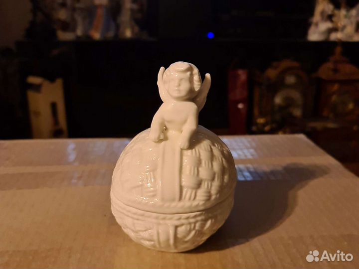 Конфетница бонбоньерка сахарница шкатулка.Европа